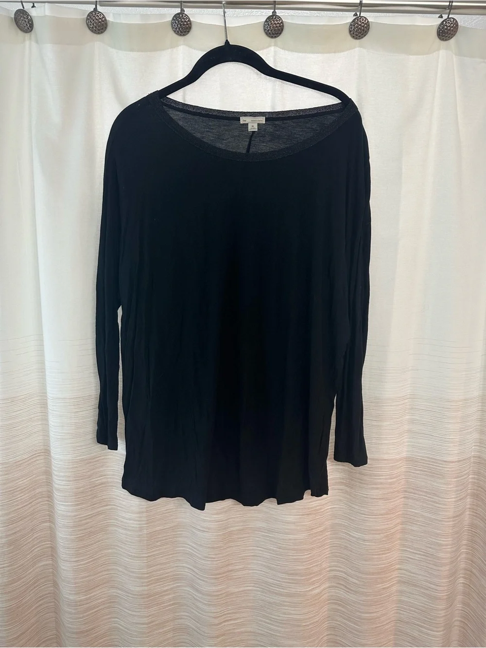 GAP Black Long-Sleeve Scoop Neck Tee Size XL - Picture 1 of 5